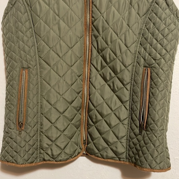 Jason Maxwell Quilted Olive Green Vest with brown piping. Size S. - Picture 4 of 5
